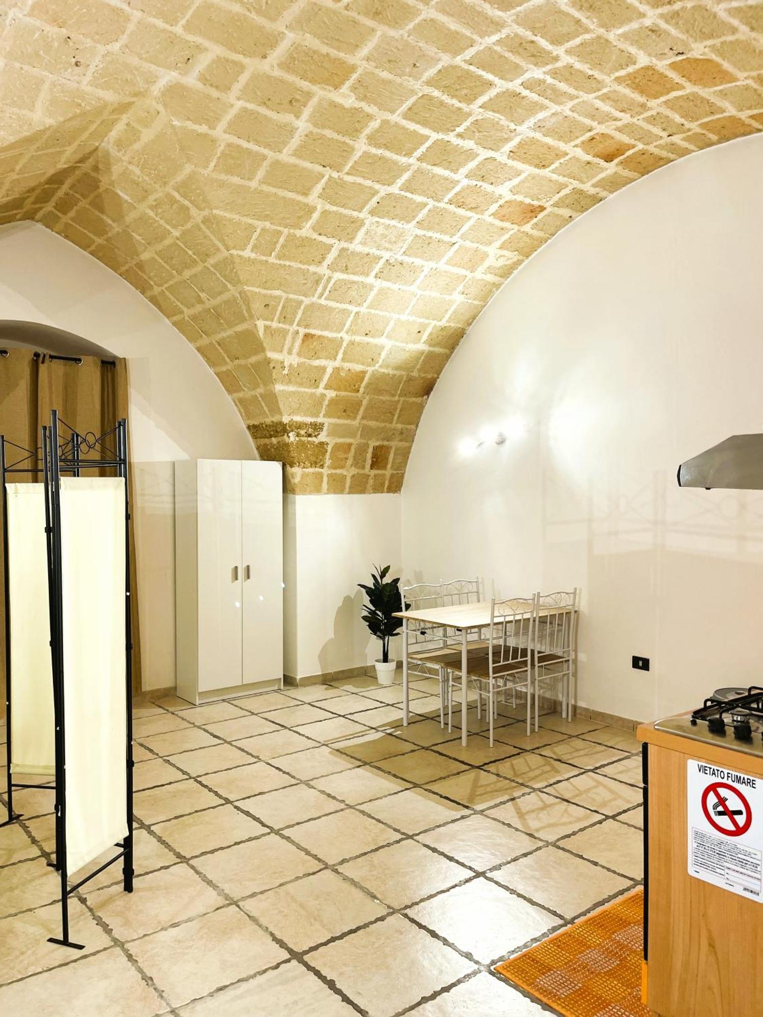 History Station Apartment Brindisi Luaran gambar